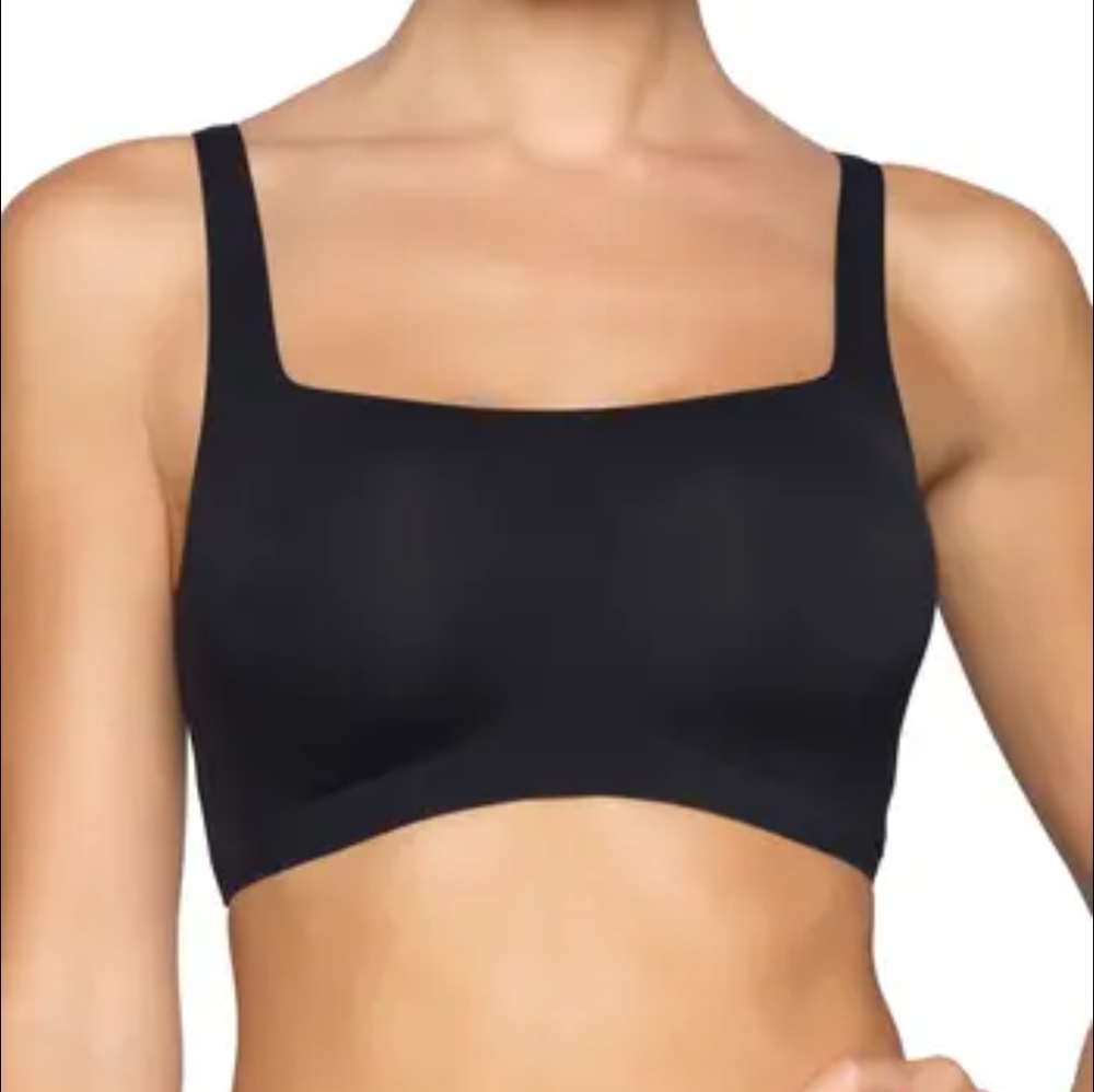 SKIMS Black Naked Scoop Seamless Bra Small DD